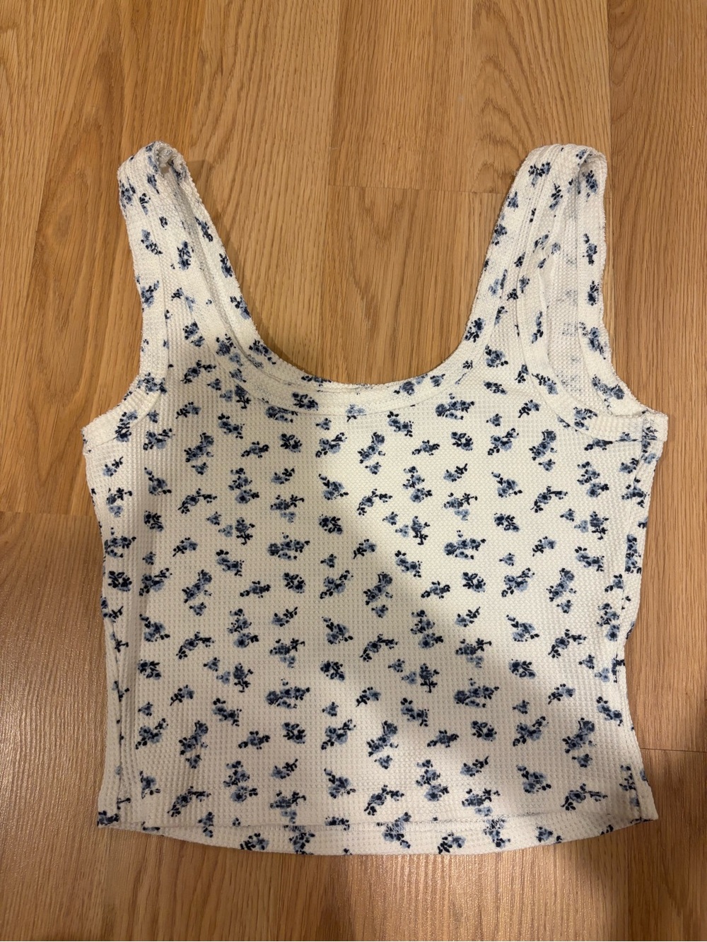 Women's Grey Bandit White Floral Ribbed Tank Top - Blue Print